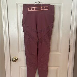lululemon athletica Mauve leggings!  Unique, beautiful, and in great condition